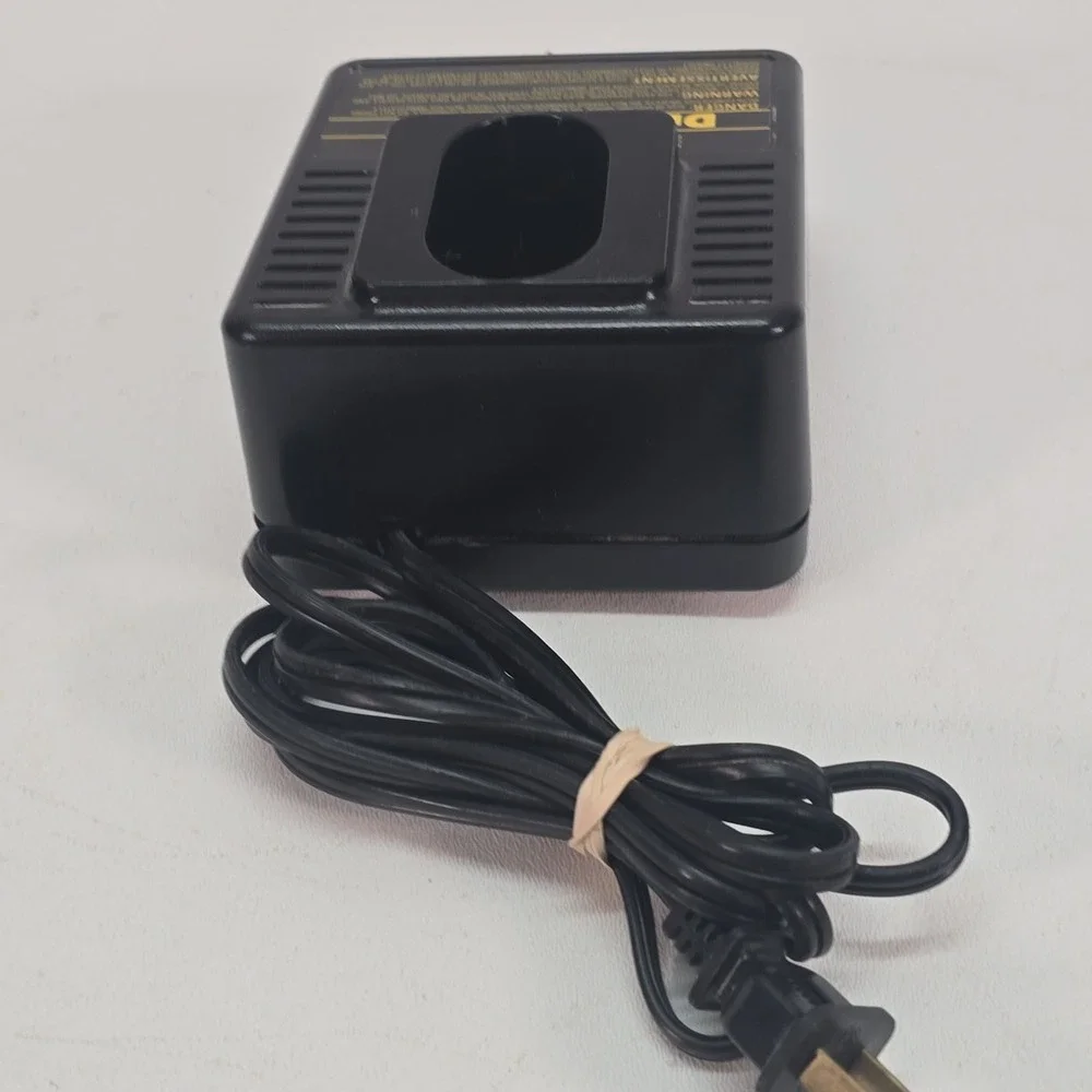 Dewalt Battery Charger DW9104 Standard One Hour Type 2 1.8 Amps 120V‎ OEM Black